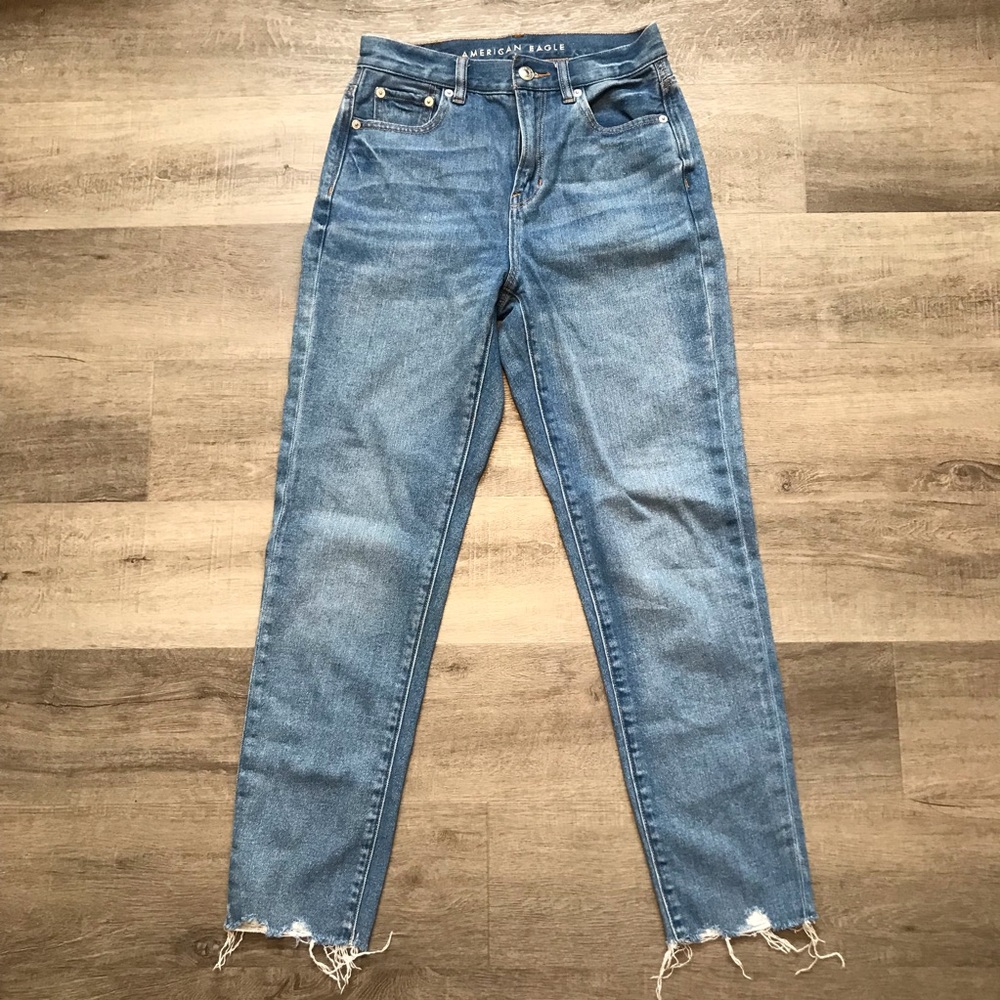 American Eagle Mom Jeans High Rise Distressed
